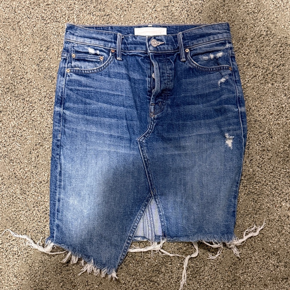 MOTHER Brand superior Jean “Tomcat Slide Mini Fray denim skirt” sz 26- so cute!